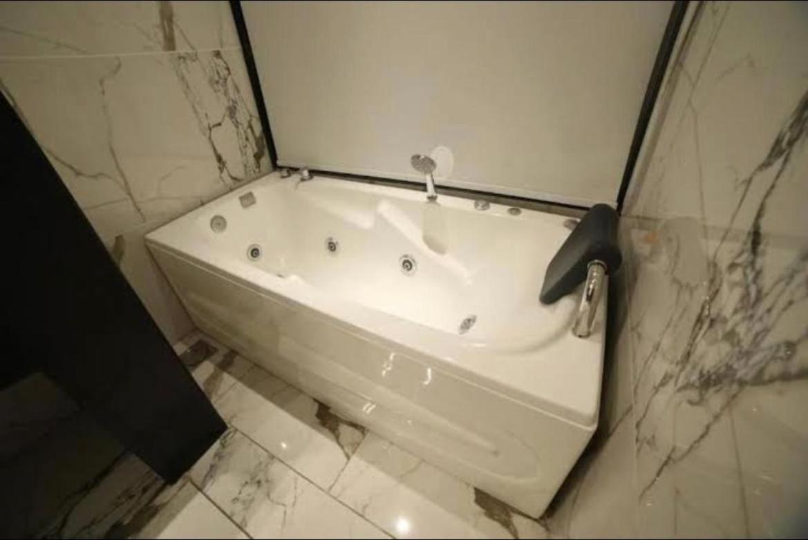 Grand Ittehad Boutique Hotel لاهور المظهر الخارجي الصورة